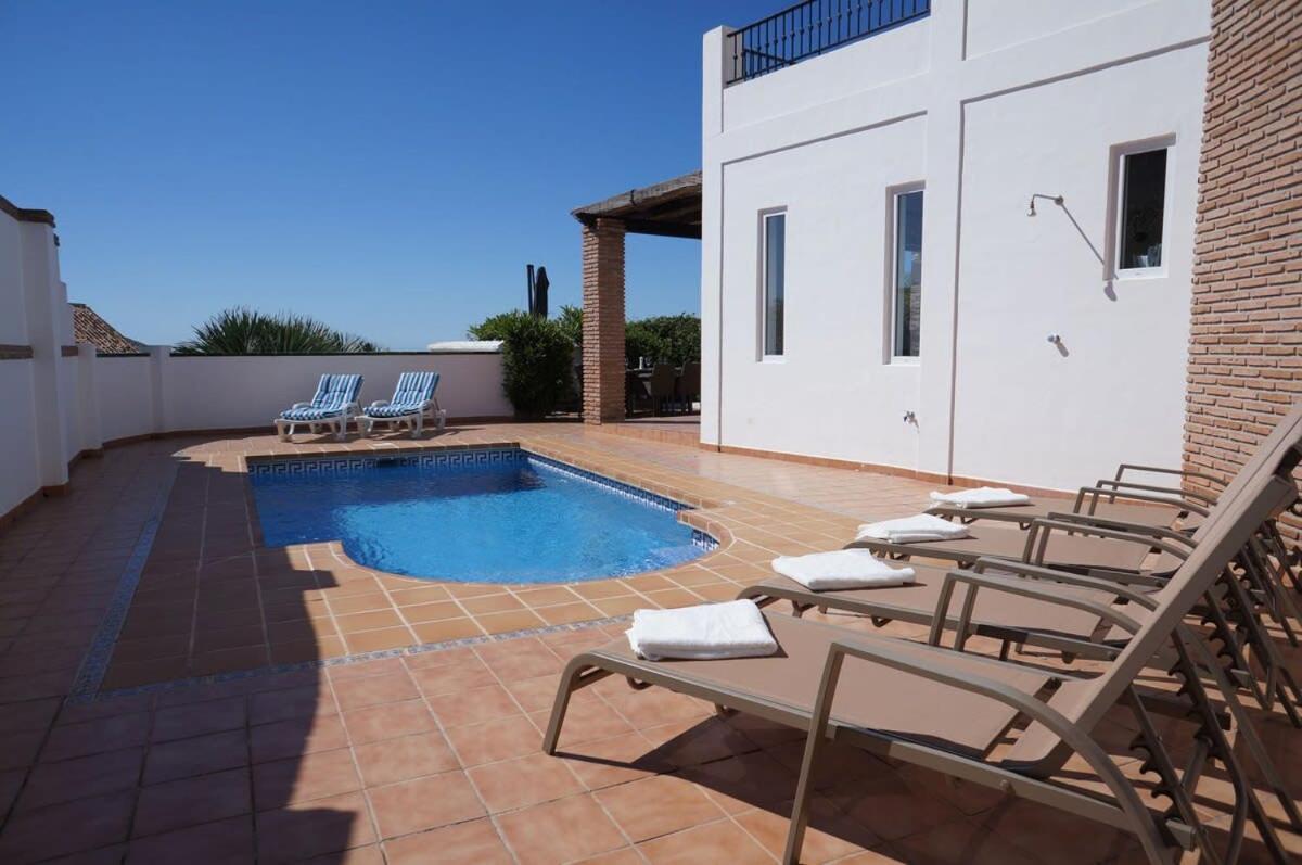 Villa Oasis Nerja Exterior foto